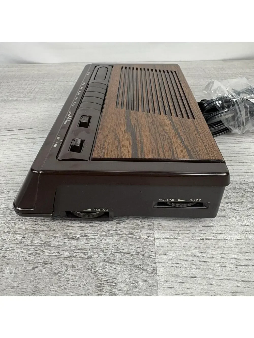 Cosmo FM/AM LED Digital Clock Radio CR2032